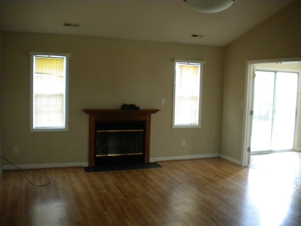 267 Parnell Rd - Photo 2 of 14