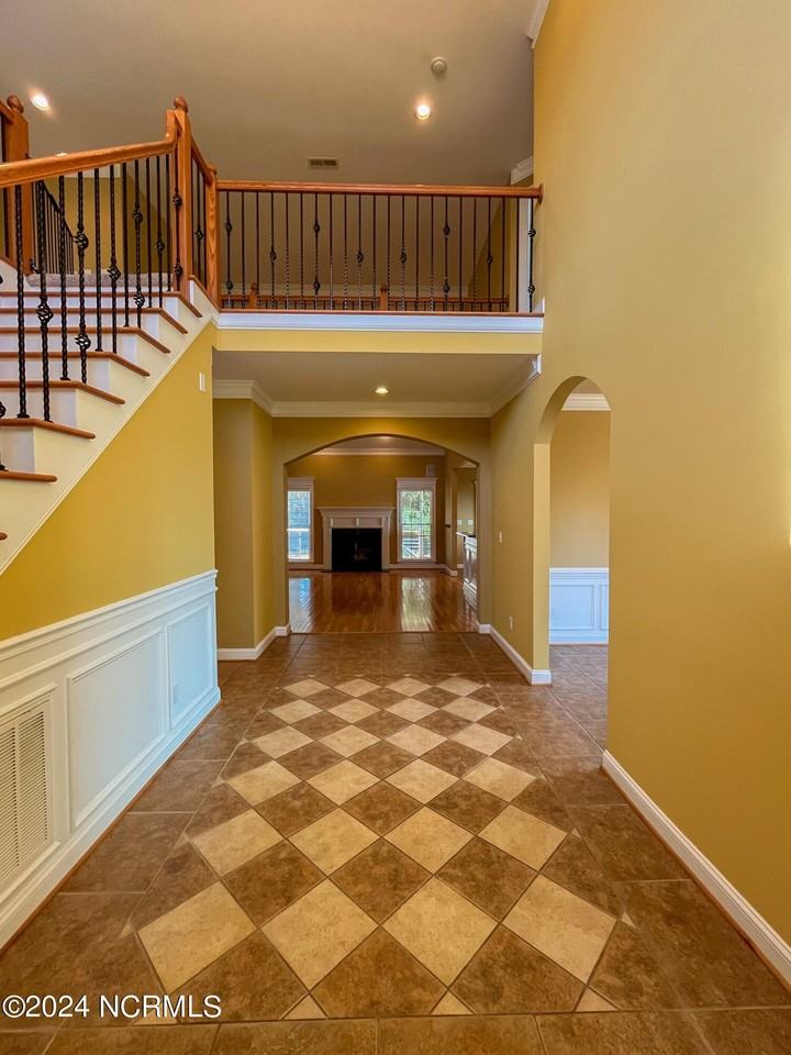 726 Wine Cellar Cir - Photo 4 of 41