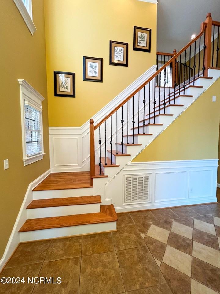 726 Wine Cellar Cir - Photo 6 of 41