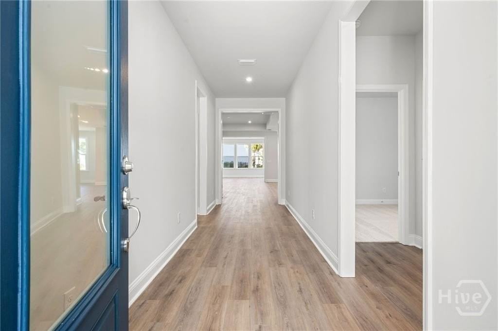 469 Monterey Loop - Photo 4 of 46
