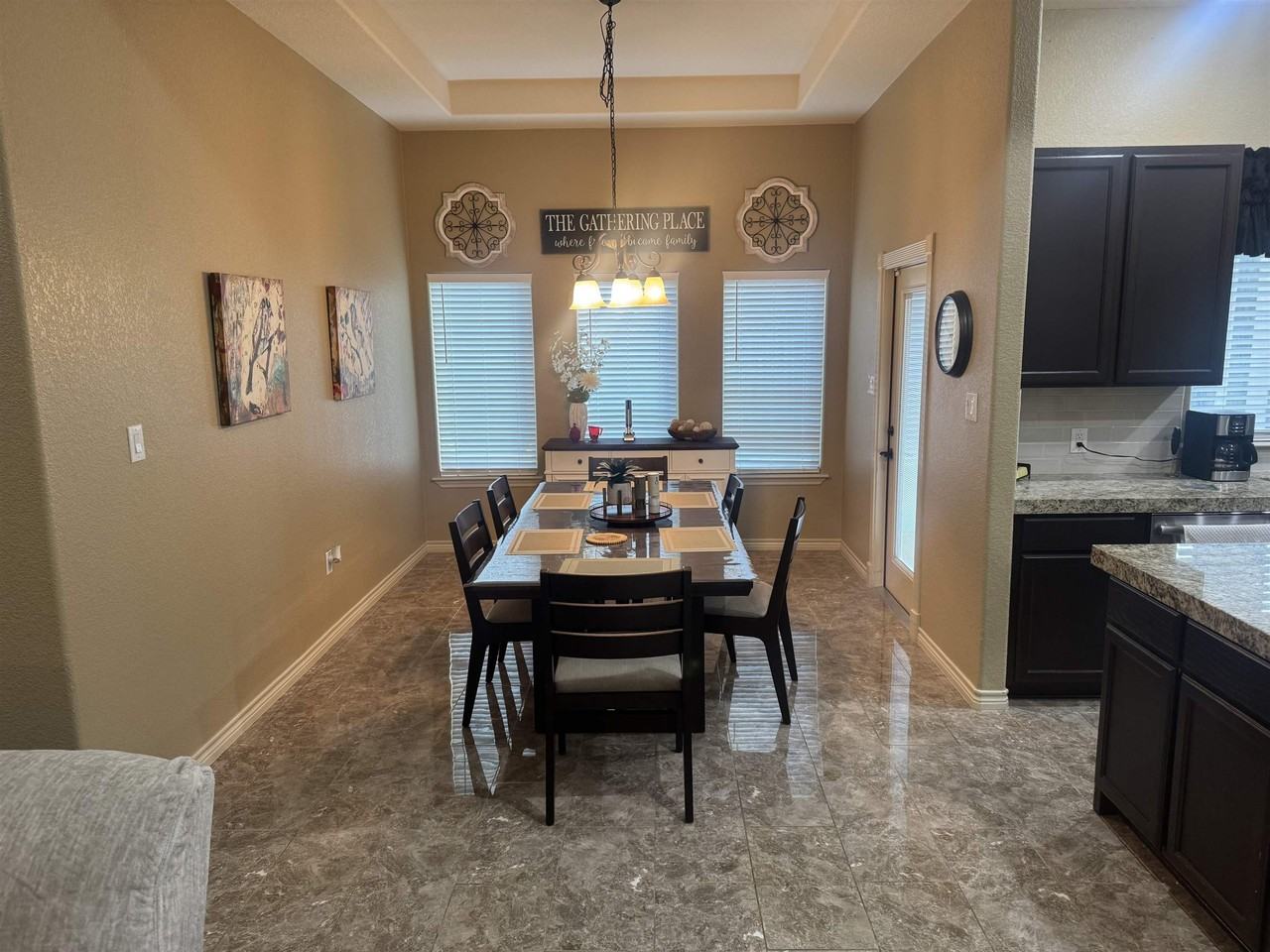 212 Knights Row Street - Photo 7 of 15
