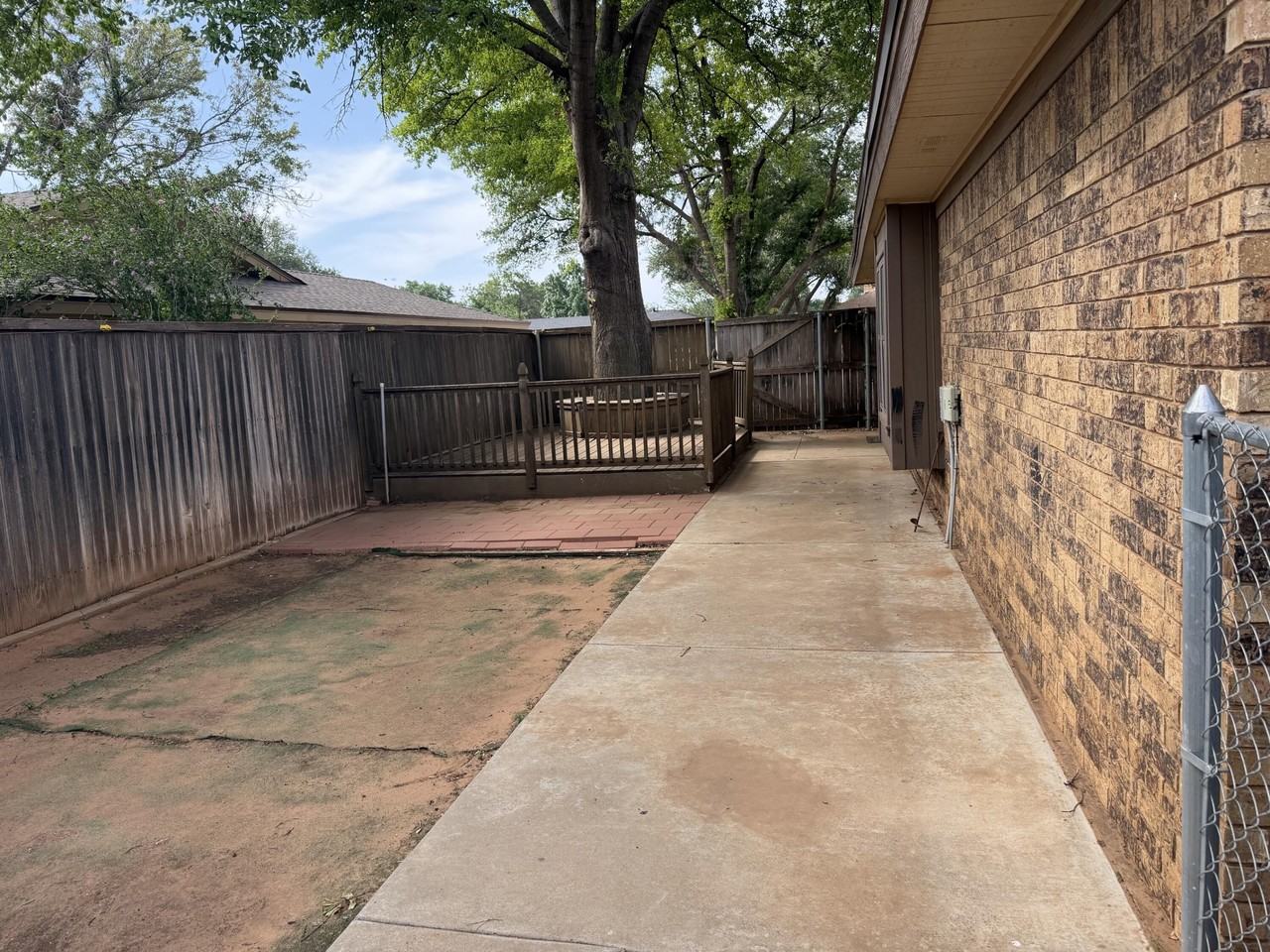 5518 70th Pl - Photo 4 of 18