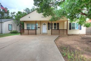 featured image of 2420 26th St