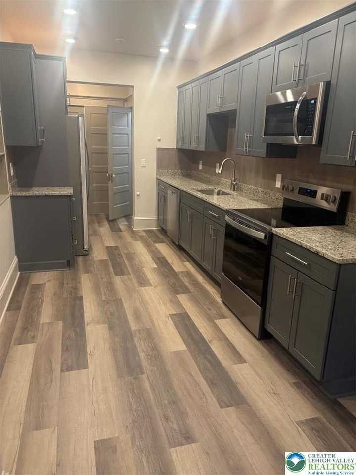 23 N 10th St - Photo 6 of 14