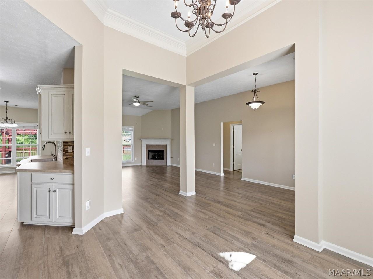 1312 Meadow Glen Rd - Photo 7 of 38