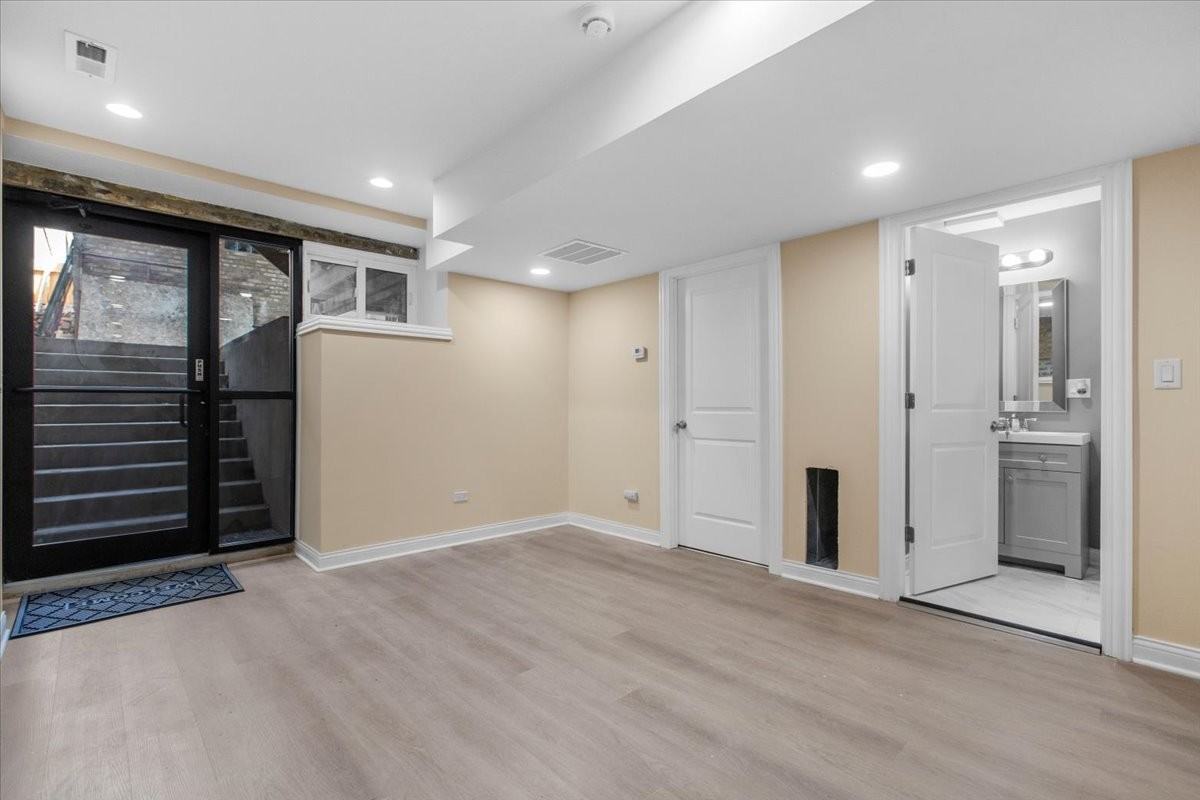 1635 N Ashland Ave #G - Photo 2 of 13