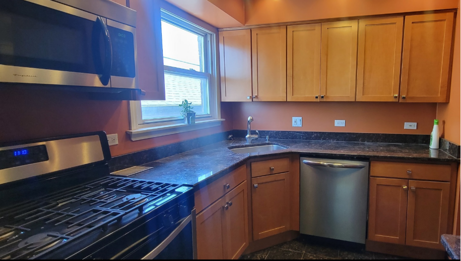 6105 N Wolcott Ave #301 - Photo 3 of 8