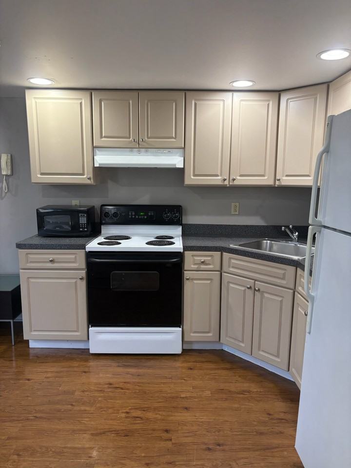 800 James AveUnit 2112 #2112 - Photo 3 of 44