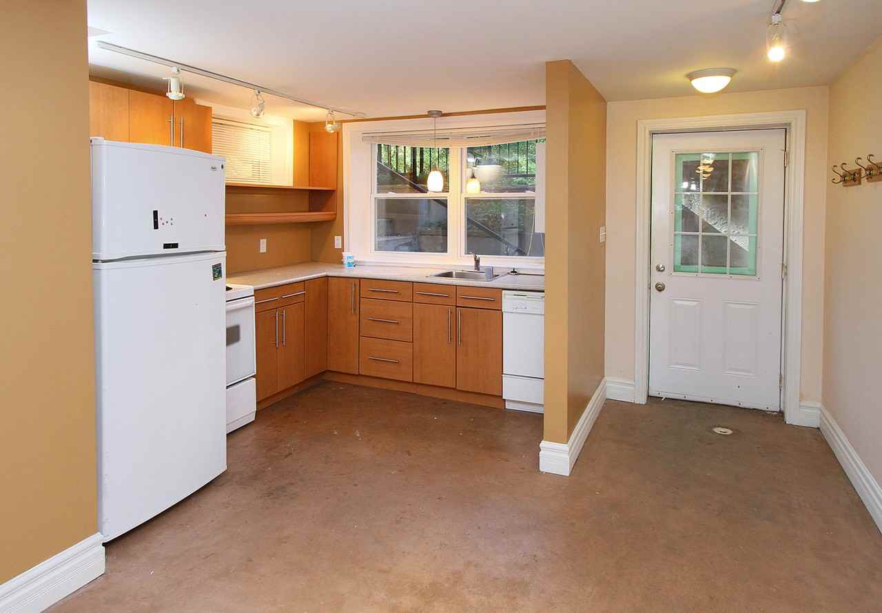 27 Rossmore Road - Photo 6 of 12