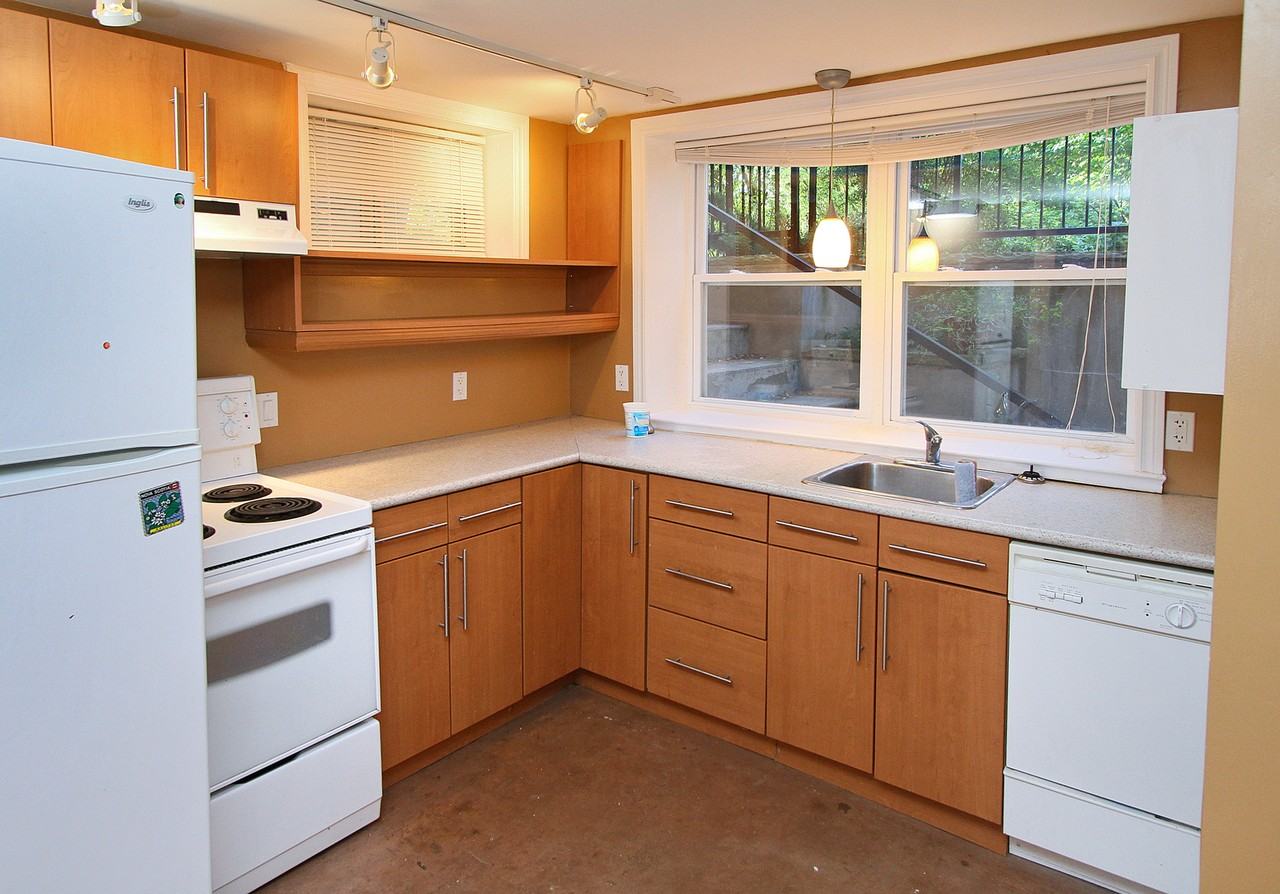 27 Rossmore Road - Photo 7 of 12
