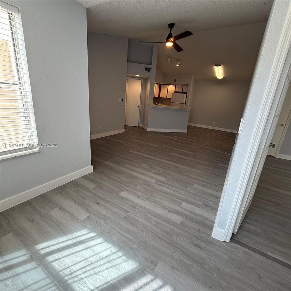 2667 Nw 33rd St - Photo 2 of 8