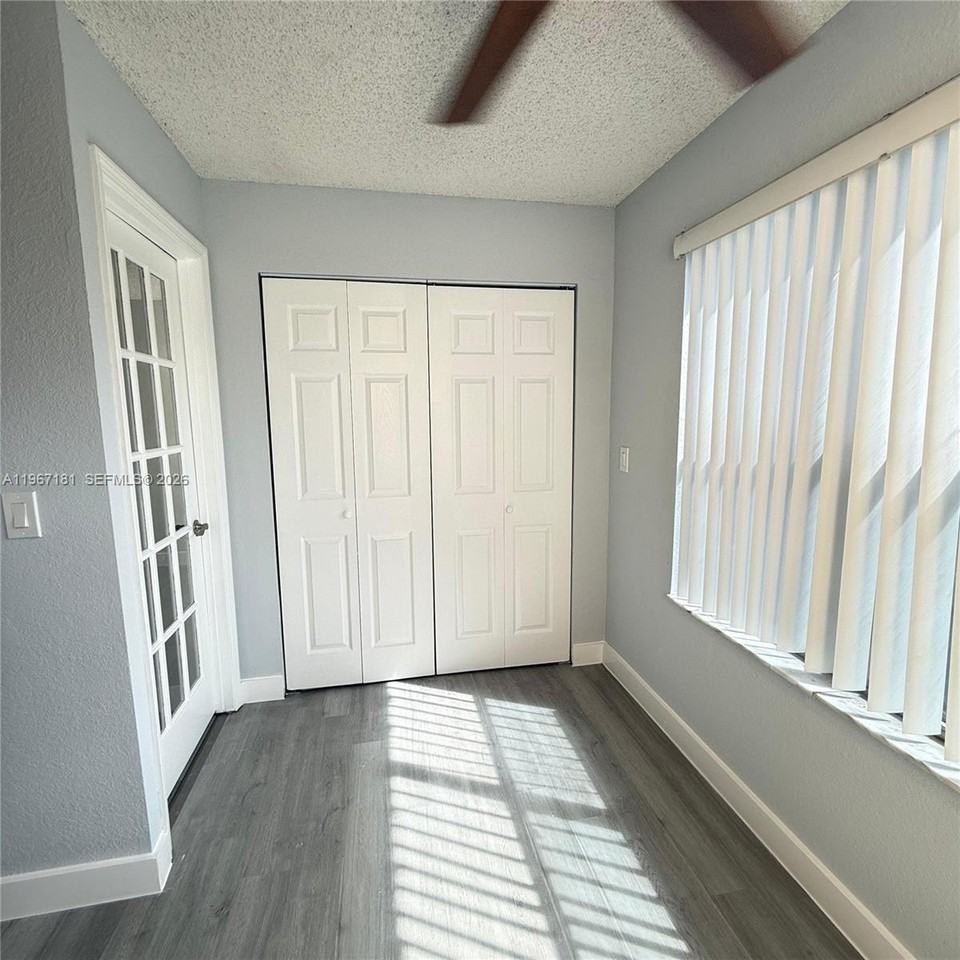 2667 Nw 33rd St - Photo 6 of 8
