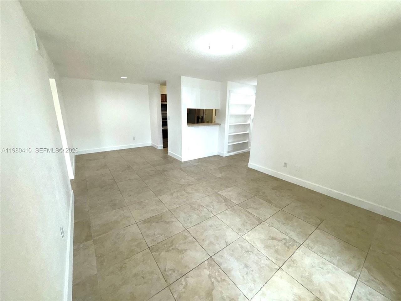 2950 N Palm Aire Dr - Photo 4 of 8