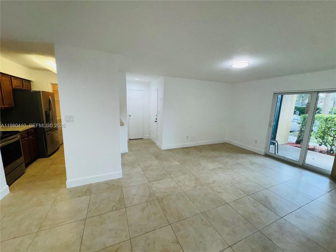 2950 N Palm Aire Dr - Photo 5 of 8