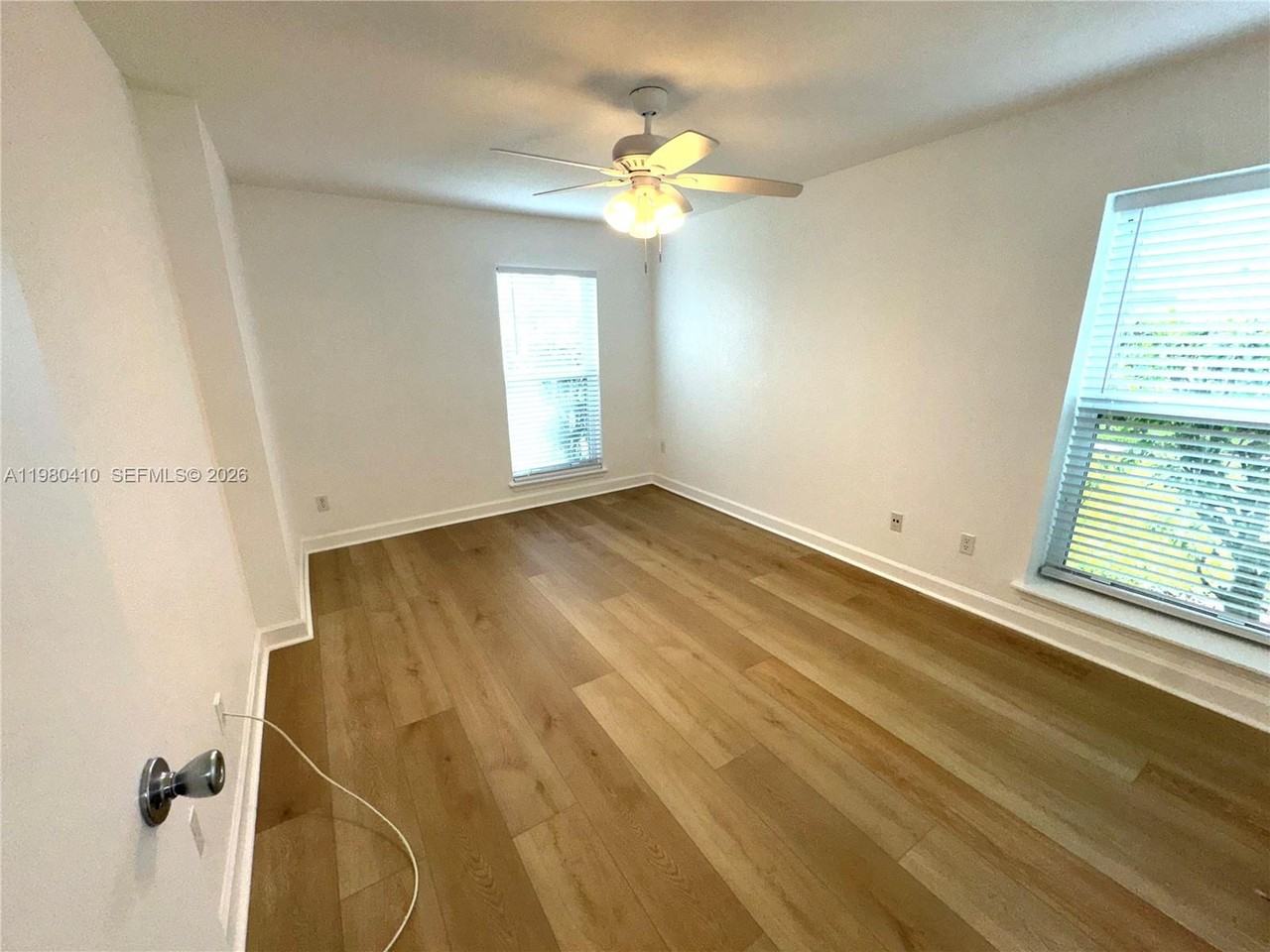 2950 N Palm Aire Dr - Photo 7 of 8