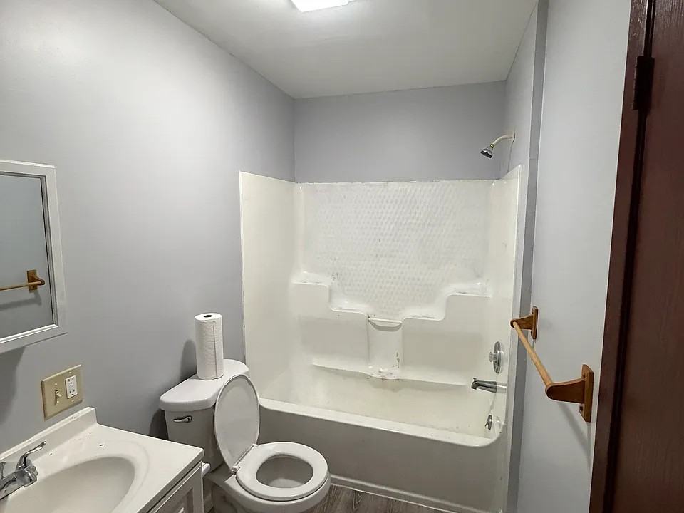 352 S 6th St #2AB - Photo 4 of 8