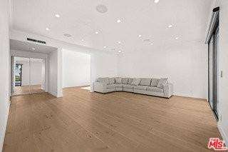 106 N Croft Ave #301 - Photo 5 of 8