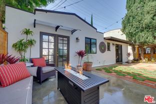 8818 Rosewood Ave - Photo 1 of 1