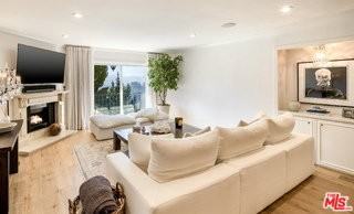 2385 Roscomare Rd #D3 - Photo 2 of 8