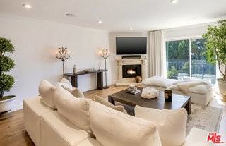 2385 Roscomare Rd #D3 - Photo 3 of 8