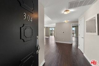 152 S Oakhurst Dr - Photo 2 of 8