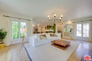 featured image of 1007 Carol Dr