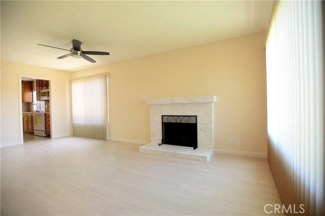 14892 Doheny Cir - Photo 2 of 8