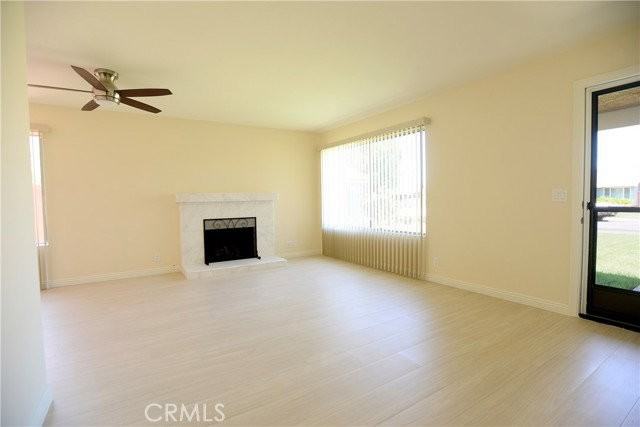 14892 Doheny Cir - Photo 3 of 8