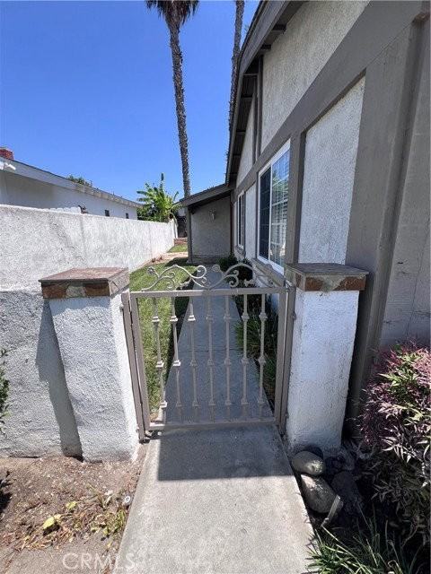 17712 Manchester Ave - Photo 2 of 8