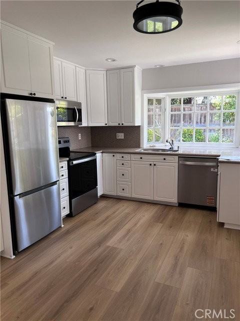 17712 Manchester Ave - Photo 4 of 8