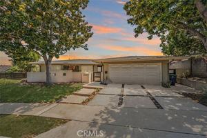 featured image of 23932 Flores Ave