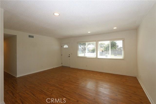 16572 Patricia Ln - Photo 2 of 8