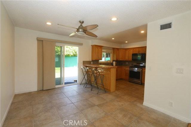 16572 Patricia Ln - Photo 3 of 8