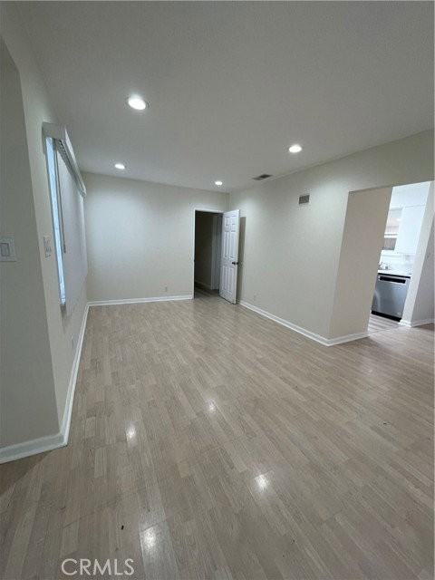 14261 Cedarwood St - Photo 4 of 8
