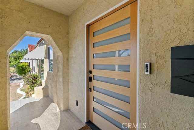 545 Ivy St - Photo 3 of 8