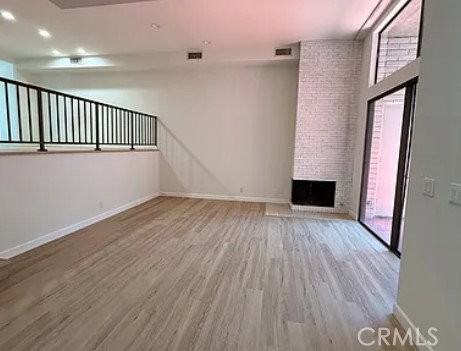 5345 White Oak Ave #G - Photo 3 of 8