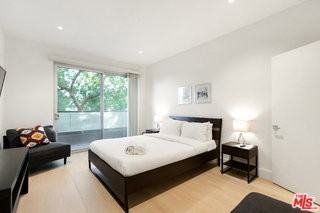 1818 Thayer Ave #201 - Photo 7 of 8