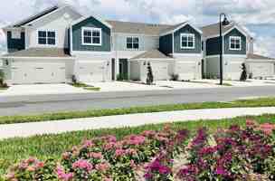 featured image of 3890 Grassland Dr #1