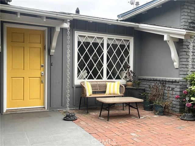 1644 Wellesley Dr - Photo 2 of 8