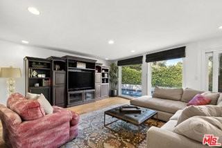 1233 Corsica Dr - Photo 3 of 8
