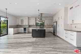 12730 Montana Ave - Photo 7 of 8