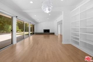 11770 Chenault St - Photo 6 of 8