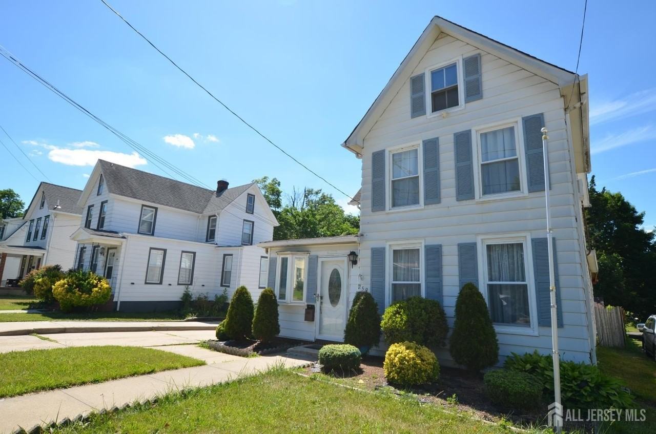 259 Main St - Photo 2 of 29