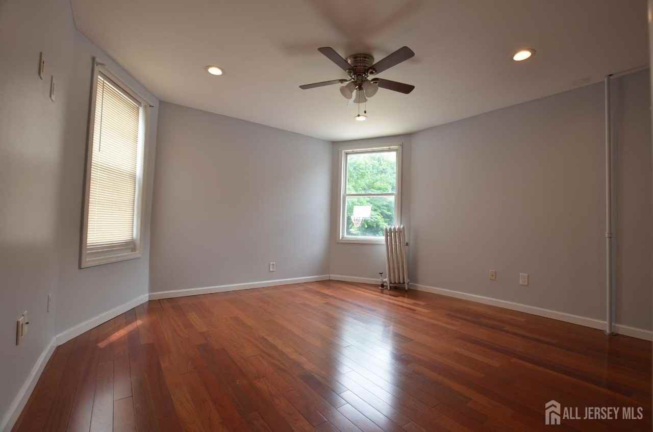 259 Main St - Photo 7 of 29