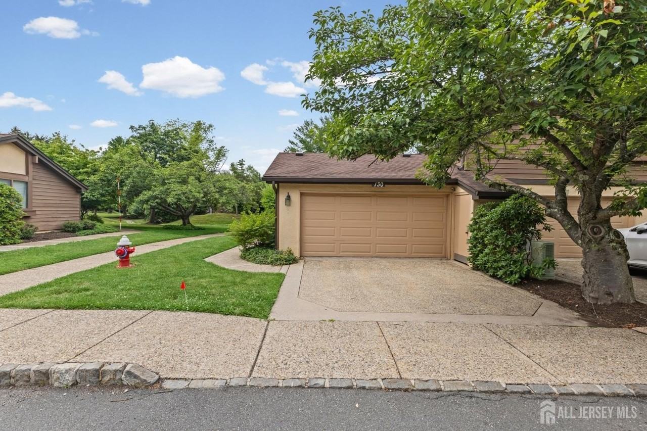 130 Sayre Dr #130