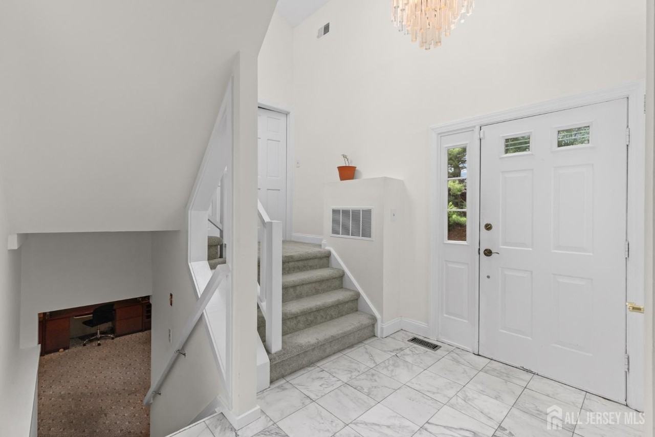 130 Sayre Dr #130 - Photo 7 of 30