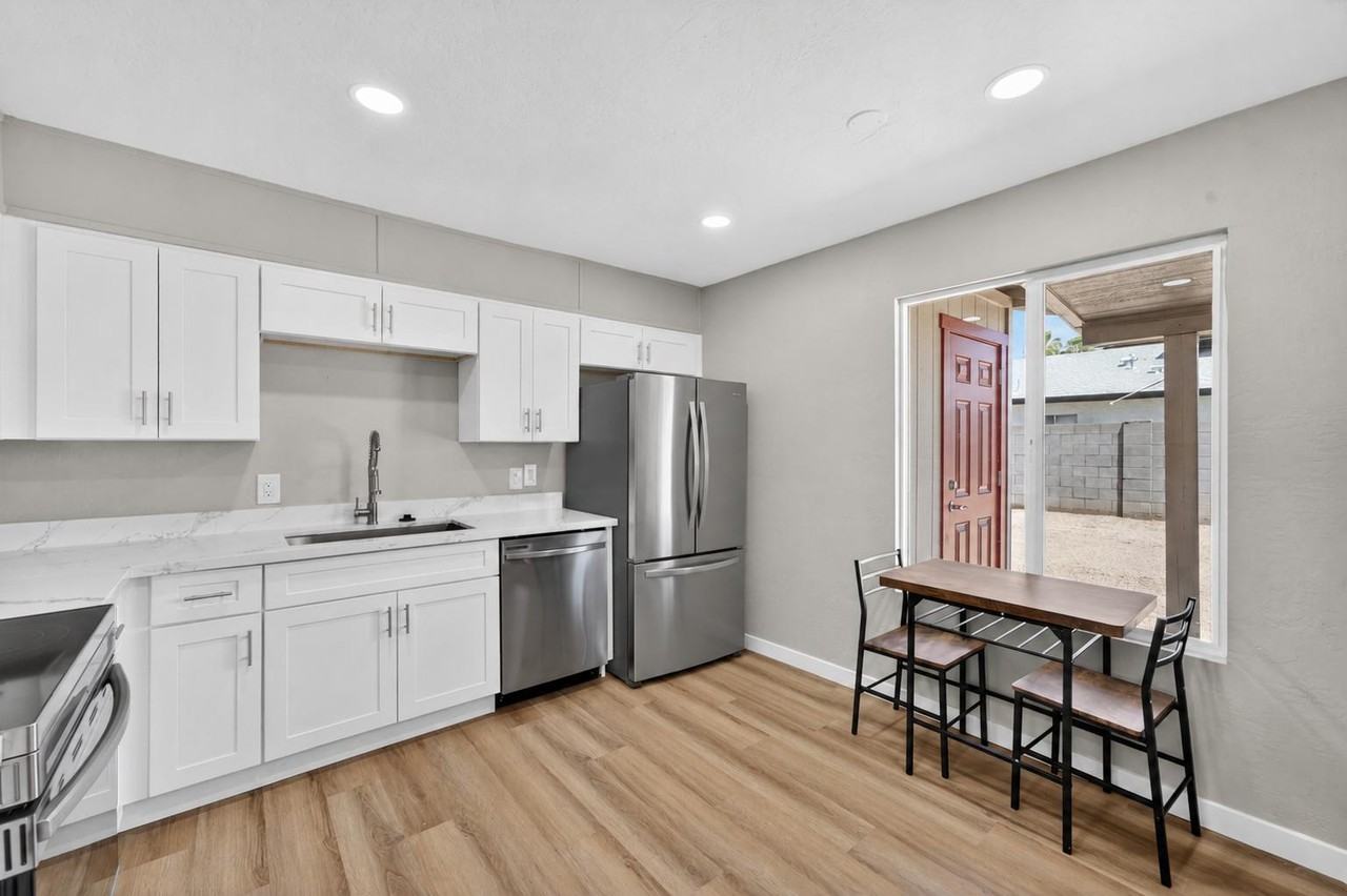 N 18th Ave - Photo 2 of 22
