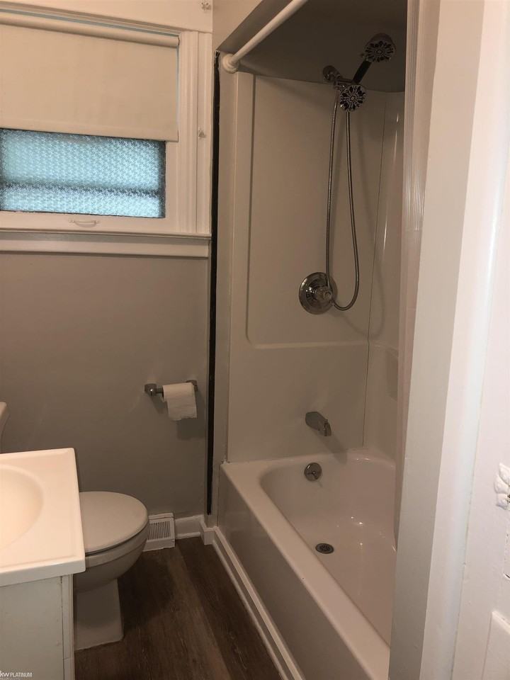 297 Euclid St - Photo 5 of 15