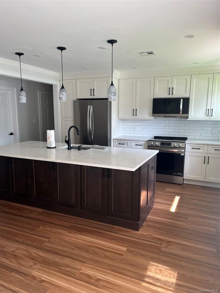 318 Woodbridge Dr #A - Photo 2 of 20