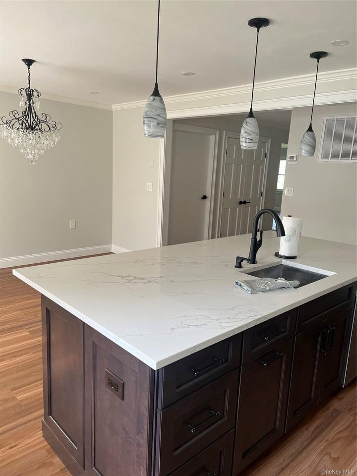 318 Woodbridge Dr #A - Photo 3 of 20
